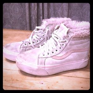 Women’s hi top furry inside Vans